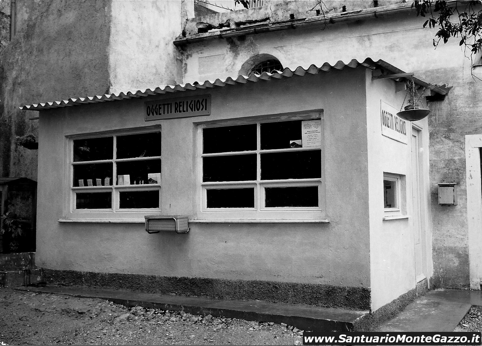 Santuario Monte Gazzo oggetti religiosi e souvenir